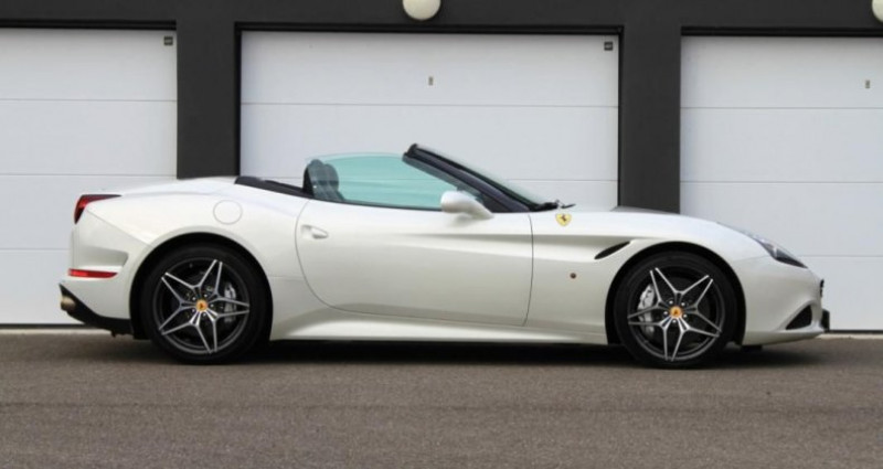 Ferrari California 560 CAB | CARNET ENTRETIEN COMPLET 2014 - photo n°6 Ferrari California 560 CAB | CARNET ENTRETIEN COMPLET  occasion à Sainte-Croix-en-Plaine - photo n°6